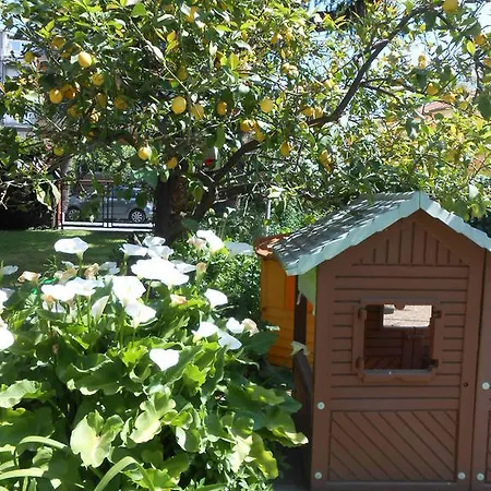 Casa Delfino * دْيانو مارينا