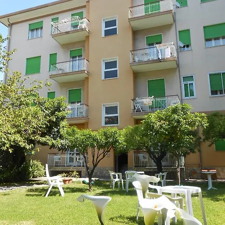 Casa Delfino دْيانو مارينا